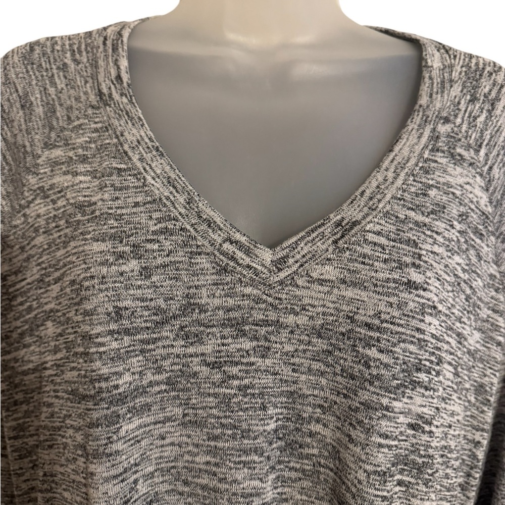 Banana Republic Women's Heathered Gray V-Neck Sweater  XLARGE    #Q - Picture 2 of 7